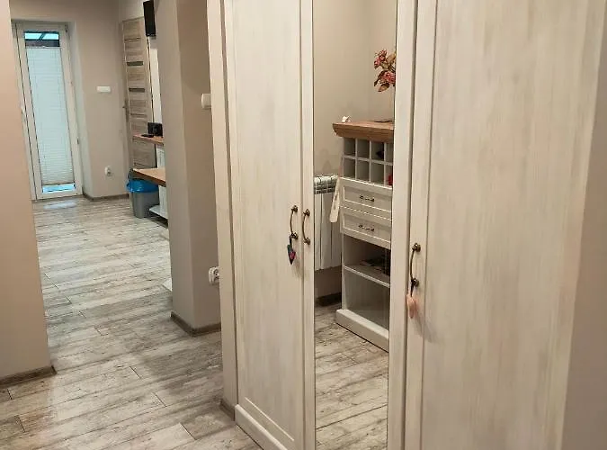 Nad Jeziorem 아파트 *